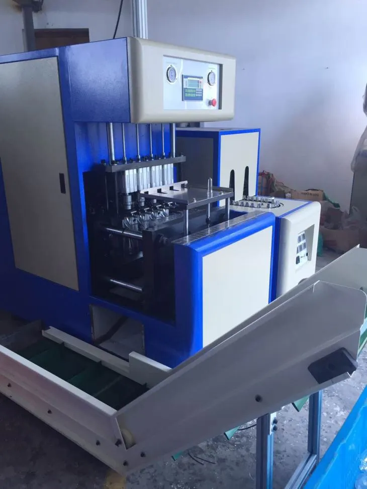 Producent Direkte salg PET-blæser i hånden Plastic Flaskeblæsestøbemaskine